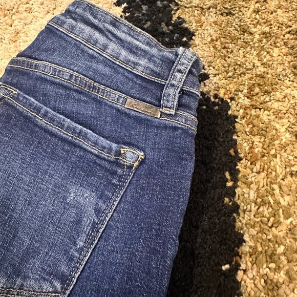NWOT KanCan Blue Jean Shorts MEDIUM Flayed hem line Distressed - Picture 14 of 15